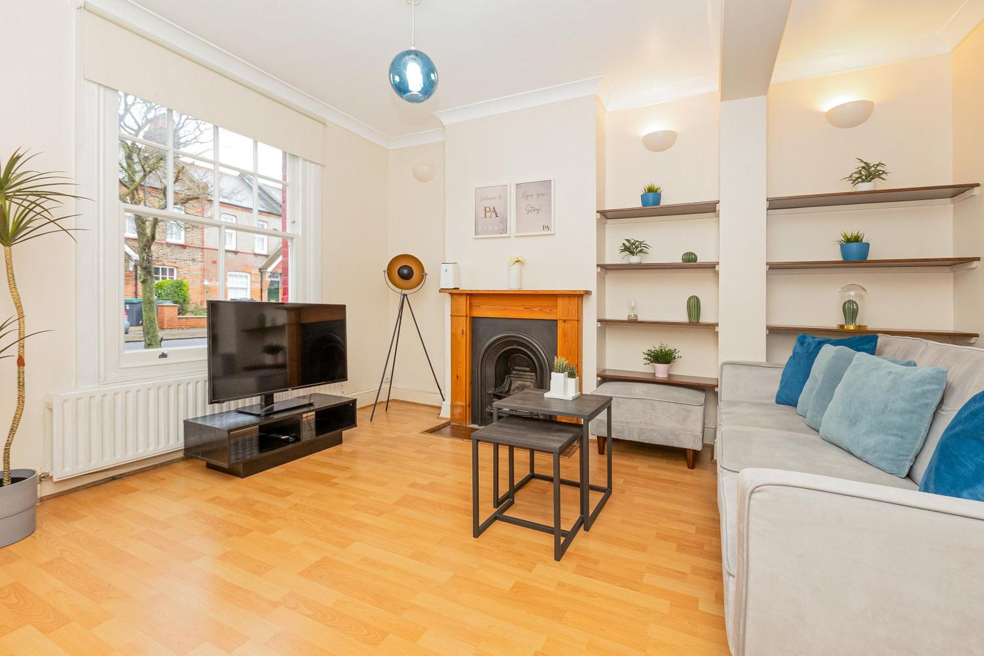 Appartement 2br Flat With Garden, 5min To Wood Tube